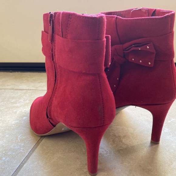 Torrid 8W Red Pointed Toe Bootie - Picture 3 of 6